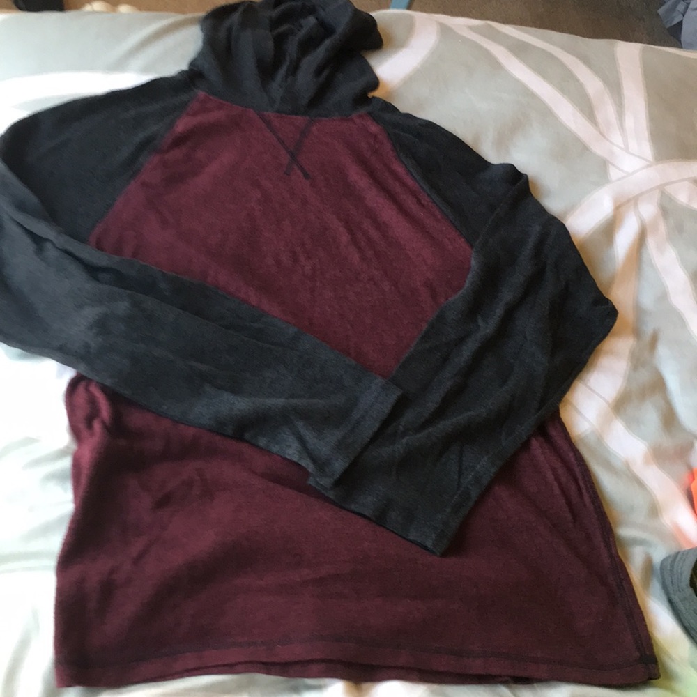 Urban Pipeline Youth Boy XL long sleeve with hood.